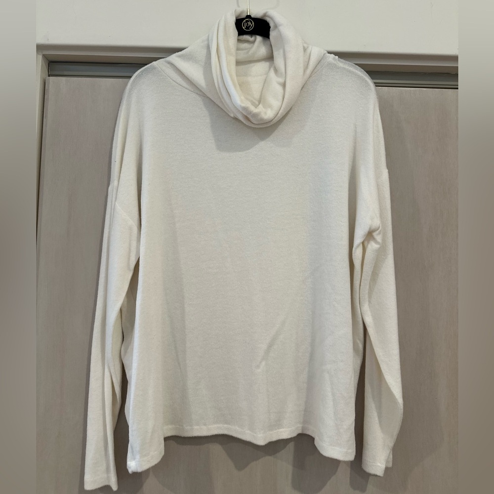 BB Dakota by Steve Madden Cream Cowlneck